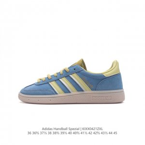 阿迪达斯 Adidas Handball Spezial 三叶草学院风复古休闲板鞋 德训鞋 橡胶底柔软皮革经典运动鞋女士板鞋。圆头、缝合拼接设计、正面绑带、鞋舌