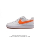 耐克 Nike 男女子运动鞋 Court Borough Low 小空军低帮板鞋。1.其皮革材质的鞋面结合网眼鞋舌，在出众外观与质感的同时提供稳固支撑，并且提升