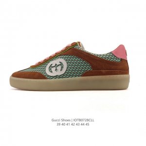 公司级 Gucci 25新款板鞋男运动鞋德训鞋春季轻便系带透气情侣鞋休闲软底小白鞋透气孔皮革休闲德训 低帮 时尚板鞋，德训鞋的版型大家都知道 是非常显脚瘦的！这