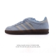 公司级 阿迪达斯 Adidas Originals Gazelle Indoor 复古三叶草防滑透明橡胶板鞋经典运动鞋。这款经典鞋,忠于原版设计,缀撞色三条纹和