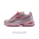 New Balance Mr740 Nb新百伦系列复古老爹风休闲运动慢跑鞋。采用轻质牛剖革拼接透气网眼衬垫织物鞋面材质 T-Beam大底提供足步弓支撑 保持步态