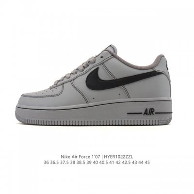 耐克 Nike Air Force 1 '07 Low 空军一号含气垫 低帮百搭厚底增高休闲运动板鞋。柔软、弹性十足的缓震性能和出色的中底设计，横跨复古与现代的