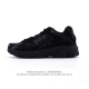 真标 阿迪达斯 Bad Bunny X Adidas Originals Response Cl 复古休闲跑步鞋 奶油坏痞兔老爹鞋，你很难不注意到音乐人“坏痞免