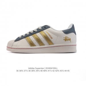 公司级 阿迪达斯 Adidas Superstar 三叶草经典贝壳头系列 新款休闲板鞋潮流男女士运动鞋 。鞋面柔软皮革材质 标志性的贝壳鞋头，锯齿三条纹，简约的