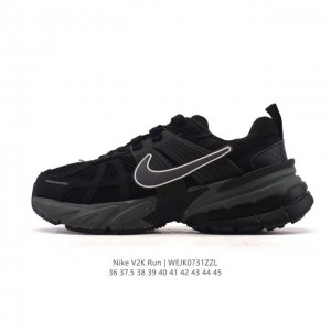 Nike 耐克 V2K Run 减震防滑 复古低帮运动跑步鞋 超火复古跑鞋，采用太空革组合呼吸网眼布鞋面材质，搭载正确4层组合底模，嵌入Tpu加固稳定模块,双层