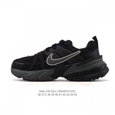 Nike 耐克 V2K Run 减震防滑 复古低帮运动跑步鞋 超火复古跑鞋，采用太空革组合呼吸网眼布鞋面材质，搭载正确4层组合底模，嵌入Tpu加固稳定模块,双层