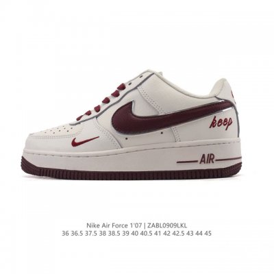 耐克 Nike Air Force 1 '07 Low 空军一号含气垫 小白鞋 低帮百搭厚底增高休闲运动板鞋。柔软、弹性十足的缓震性能和出色的中底设计，横跨复古