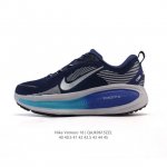 耐克 Nike Vomero 18 厚底增高老爹运动跑步鞋。全新 Vomero 提供比以往更多的緩衝效能以及該系列有史以來最高的鞋底高度，結合 Nike 的 Z