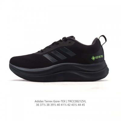 新品 阿迪达斯Adidas Terrex 全新Gore-Tex低帮徒步鞋，厚底增高老爹运动鞋。这个系列结合了阿迪达斯的运动科技与极端环境下的功能需求，主打轻量、