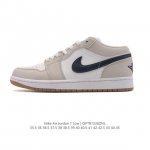 公司级 耐克 乔丹Air Jordan 1 Low Aj1 乔1 乔丹1代Aj1 低帮复古文化休闲运动篮球鞋。该鞋款从 1985 年元年款汲取设计灵感，焕新演绎