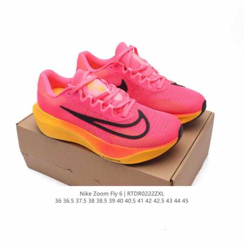 耐克 Nike Zoom Fly 5 运动鞋男女士公路跑鞋竞速跑步鞋厚底增高老爹鞋。采用耐用的设计，不仅可以部署在您最喜欢的比赛的起跑线上，还可以部署在征服后的