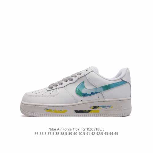 耐克 Nike Air Force 1 '07 Low 空军一号含气垫 低帮百搭厚底增高休闲运动板鞋。柔软、弹性十足的缓震性能和出色的中底设计，横跨复古与现代的
