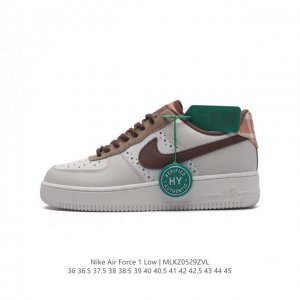 耐克 Nike Air Force 1 '07 Low 空军一号含气垫 低帮百搭厚底增高休闲运动板鞋。柔软、弹性十足的缓震性能和出色的中底设计，横跨复古与现代的