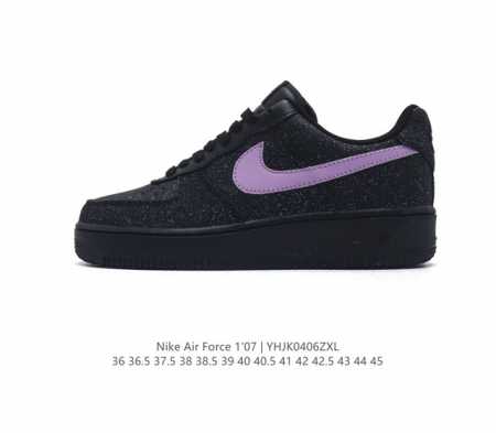 耐克 Nike Air Force 1 '07 Low 空军一号含气垫 低帮百搭厚底增高休闲运动板鞋。柔软、弹性十足的缓震性能和出色的中底设计，横跨复古与现代的 - 点击图像关闭