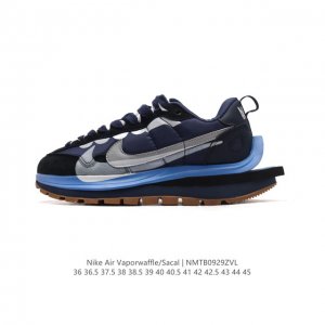 耐克 Sacai X Nike Vaporwaffle 华夫三代3.0 走秀重磅联名款厚底增高运动鞋 。鞋款由pegasus与vaporfly两款鞋型的设计元素