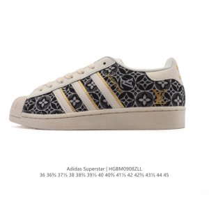 Adidas 阿迪达斯 三叶草 Forum Low 女运动板鞋 2025年新款 蛇年限定 摩登演绎篮球风的经典鞋。英文的“Forum”，是进行表达的场所，在这里