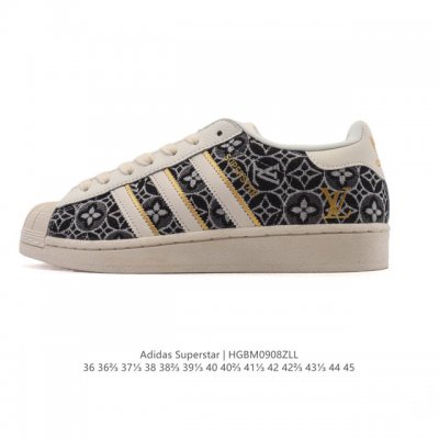Adidas 阿迪达斯 三叶草 Forum Low 女运动板鞋 2025年新款 蛇年限定 摩登演绎篮球风的经典鞋。英文的“Forum”，是进行表达的场所，在这里