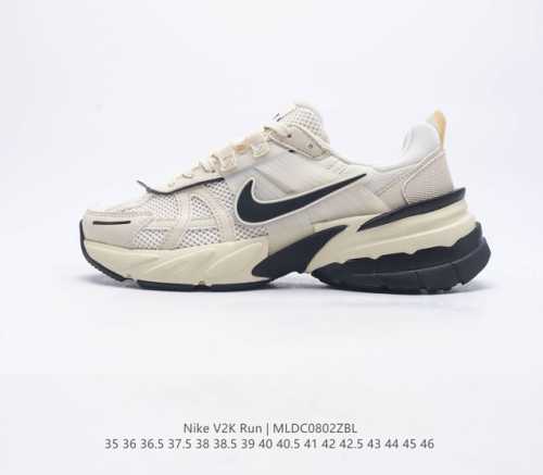 Nike 耐克 V2K Run 减震防滑 复古低帮跑步鞋 超火复古跑鞋 最近在时尚圈又掀起了一阵流行复古风，比如 Vomero 5、Nike Initiator
