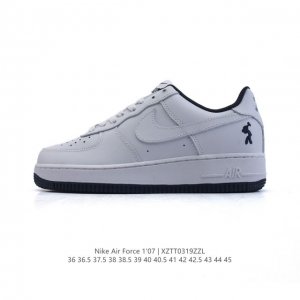 140 耐克 Nike Air Force 1 '07 Low 空军一号含气垫 小白鞋 低帮百搭厚底增高休闲运动板鞋。柔软、弹性十足的缓震性能和出色的中底设计，