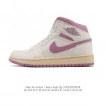 耐克 男女同款运动板鞋 Nike Air Jordan 1 Retro High Og 乔丹一代Aj1 乔1 Aj1 篮球鞋复刻运动鞋。皮面高帮板鞋的设计灵感源