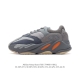 公司级 阿迪达斯 Adidas Yeezy Boost 椰子 700 限量3M休闲运动跑步鞋复古厚底增高老爹鞋。鞋面由皮革和绒面革打造，部分网眼面料的使用提供了