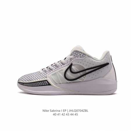 WNBA 球星Sabrina Ionescu 的签名鞋Nike Sabrina 1 篮球鞋正式发布 这双鞋定位是中性，并不限定于女子款式。低帮设计，鞋面材质选取 - 点击图像关闭