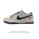 耐克 Nike Dunk Low Retro 运动鞋经典复古板鞋。作为 80 年代经典篮球鞋款，起初专为硬木球场打造，后来成为席卷街头的时尚标杆，现以经典细节和