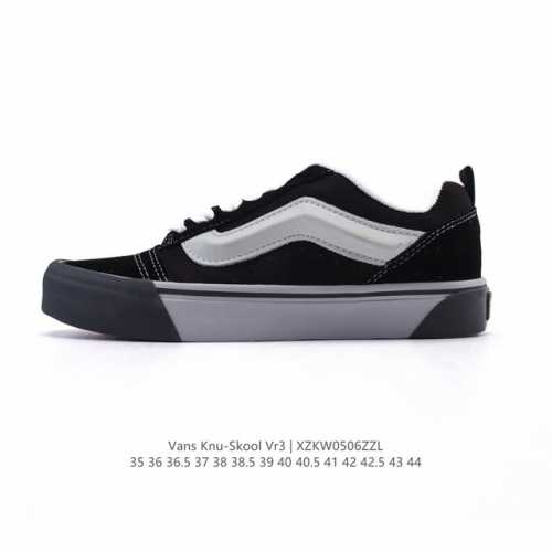 万斯 Vans Knu-Skool Vr3 Lx 面包鞋皮革拼接鞋面。坎普尔 茱利安系列低帮复古硫化休闲运动板鞋“肥胖版大Logo”要说整个 年最为热门的鞋型之