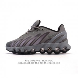 耐克 Nike Air Max Dn8 全掌气垫科技运动跑步鞋Fq7860-005。鞋款采用醒目渐变织物和动态波浪状结构鞋面，搭配黑色中底和外底，以及迷你黑色