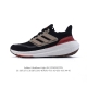 140 阿迪达斯 .老爹鞋 全新Adidas Ultra Light Boost 系列超轻升级，10周年新一代缓震运动跑鞋。在阿迪达斯Boost跑鞋面世十周年之