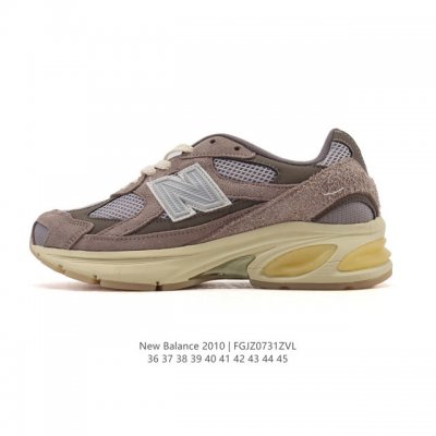 公司级 新百伦 New Balance2010英产做旧鞋款纯色绒运动鞋 厚底增高老爹鞋。此复刻经典鞋款，加入当下大热的户外元素，以曾经篮球鞋款型式样加以打造鞋款