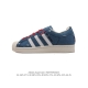 公司级 阿迪达斯 Adidas Superstar 三叶草经典贝壳头系列 新款休闲板鞋潮流男女士运动鞋 。鞋面柔软皮革材质 标志性的贝壳鞋头，锯齿三条纹，简约的