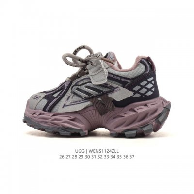 童鞋 Ugg秋冬新款加绒加厚儿童运动鞋 厚底时尚老爹鞋，舒适系带设计，厚底时尚百搭！作为一款主打舒适与实用的老爹鞋，这双Ugg新款在缓震性能方面的表现尤为出色。