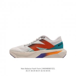 新百伦 [New Balance] Fresh Form 男女士运动鞋 厚底增高跑鞋，这款跑鞋不仅有着以大数据为基础的fresh Foam虎蜂大底，还有着独创的