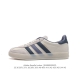 阿迪达斯 Adidas Originals Gazelle Indoor 复古三叶草防滑透明橡胶板鞋经典运动鞋。这款经典鞋,忠于原版设计,缀撞色三条纹和鞋跟饰片
