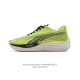 彪马 全新升級版 PUMA Velocity NITRO 3 氮氣跑鞋新款厚底增高运动老爹鞋PUMA彪破3 是一款高性价比的碳板跑鞋，适合慢跑和长距离耐力训练，