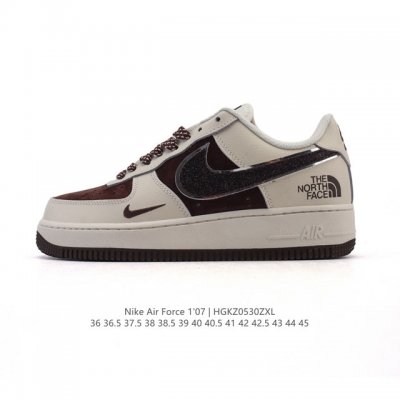 耐克 Nike Air Force 1 '07 Low 空军一号含气垫 小白鞋 2025年 蛇年新款 低帮百搭厚底增高休闲运动板鞋。柔软、弹性十足的缓震性能和出