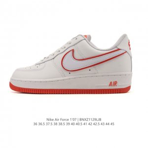 耐克 Nike Air Force 1 '07 Low 空军一号含气垫 小白鞋 低帮百搭厚底增高休闲运动板鞋。柔软、弹性十足的缓震性能和出色的中底设计，横跨复古