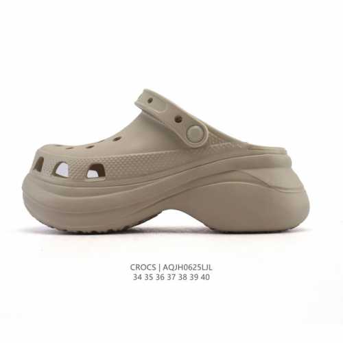 Crocs 沙滩洞洞鞋 女士休闲厚底增高凉拖鞋 卡骆驰明星同款 厚底增高沙滩鞋 选择尺码时 建议选大一码 脚感更舒适 家居休闲一式两用拖鞋 白敬亭同款，坡跟设计