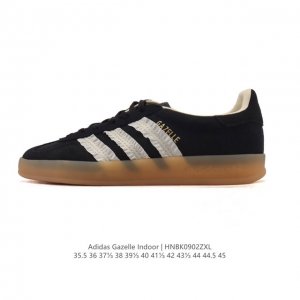 阿迪达斯 Adidas Originals Gazelle Indoor复古三叶草防滑透明橡胶板鞋经典运动鞋。这款经典鞋,忠于原版设计,缀撞色三条纹和鞋跟饰片。