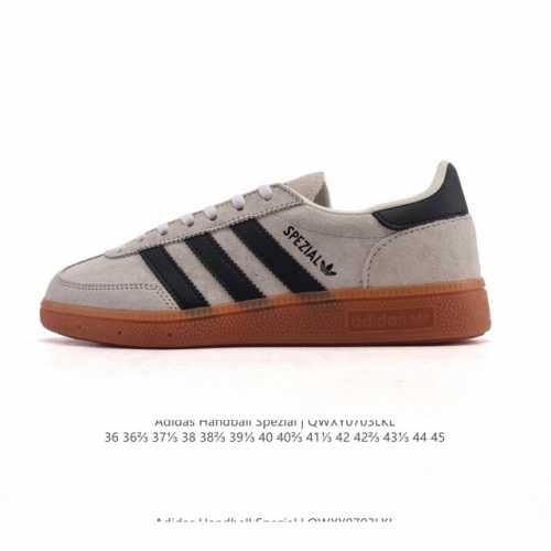 性价比版本 阿迪达斯 Adidas Handball Spezial 低帮三叶草学院风复古休闲板鞋 德训鞋 橡胶底柔软皮革经典运动鞋板鞋。圆头、缝合拼接设计、正