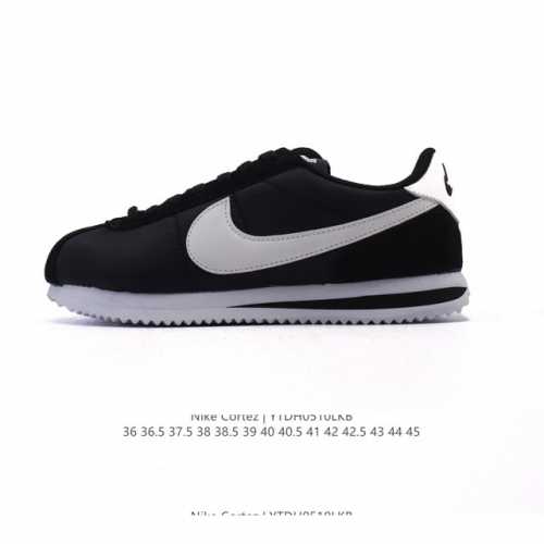 nike Classic Cortez Nylon 耐克阿甘鞋男女子运动鞋。秉承元年款经典风格，糅合防水鞋面设计，令双足保持干爽舒适。防水锦纶鞋面强势抵御风雨侵