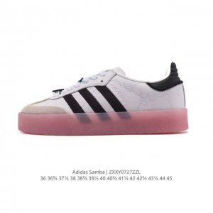 Adidas 阿迪达斯 Hello Ketty 猫男女款运动鞋 三叶草Samba Velentine 休闲鞋 德训鞋 复古板鞋经典运动鞋。一款阿迪达斯的Samb