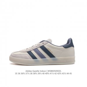 阿迪达斯 Adidas Originals Gazelle Indoor 复古三叶草防滑透明橡胶板鞋经典运动鞋。这款经典鞋,忠于原版设计,缀撞色三条纹和鞋跟饰片