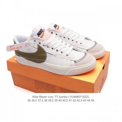 耐克 Nike Blazer Low '77 Jumbo 运动鞋，抓地板鞋，革新重塑经典街头人气鞋款，采用人气传统外观，巧搭大号耐克勾勾设计和宽大鞋带。柔软泡绵
