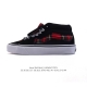 Vans 万斯 采用正确原装铝楦数据开发鸟嘴楦型版本范斯Vans Sk8-Mid Reissue S改良帆布休闲运动硫化滑板鞋。 类型：男女鞋 码数：35-44