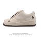 特价 耐克 Nike Air Force 1 '07 Low 空军一号含气垫 低帮百搭小白鞋 厚底增高休闲运动板鞋。柔软、弹性十足的缓震性能和出色的中底设计，横