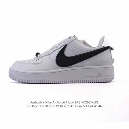 耐克 空军一号 Af1 低帮休闲板鞋 Ambush X Nk Air Force 7 Low Sp 空军一号联名标志性的Swoosh延伸至鞋跟之外，鞋舌和鞋垫上 - 点击图像关闭