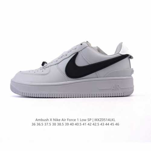 耐克 空军一号 Af1 低帮休闲板鞋 Ambush X Nk Air Force 7 Low Sp 空军一号联名标志性的Swoosh延伸至鞋跟之外，鞋舌和鞋垫上