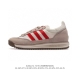 阿迪达斯Adidas Sl 72 Shoes 经典复古薄底运动鞋 T头鞋 三叶草复古休闲跑步鞋休闲运动鞋 这款经典运动鞋携复古型格，来访你的活力日常 采用舒爽尼